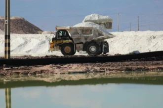 Empresas chinas renuncian a proyectos de litio en Antofagasta: inversiones por US$523 millones en riesgo
