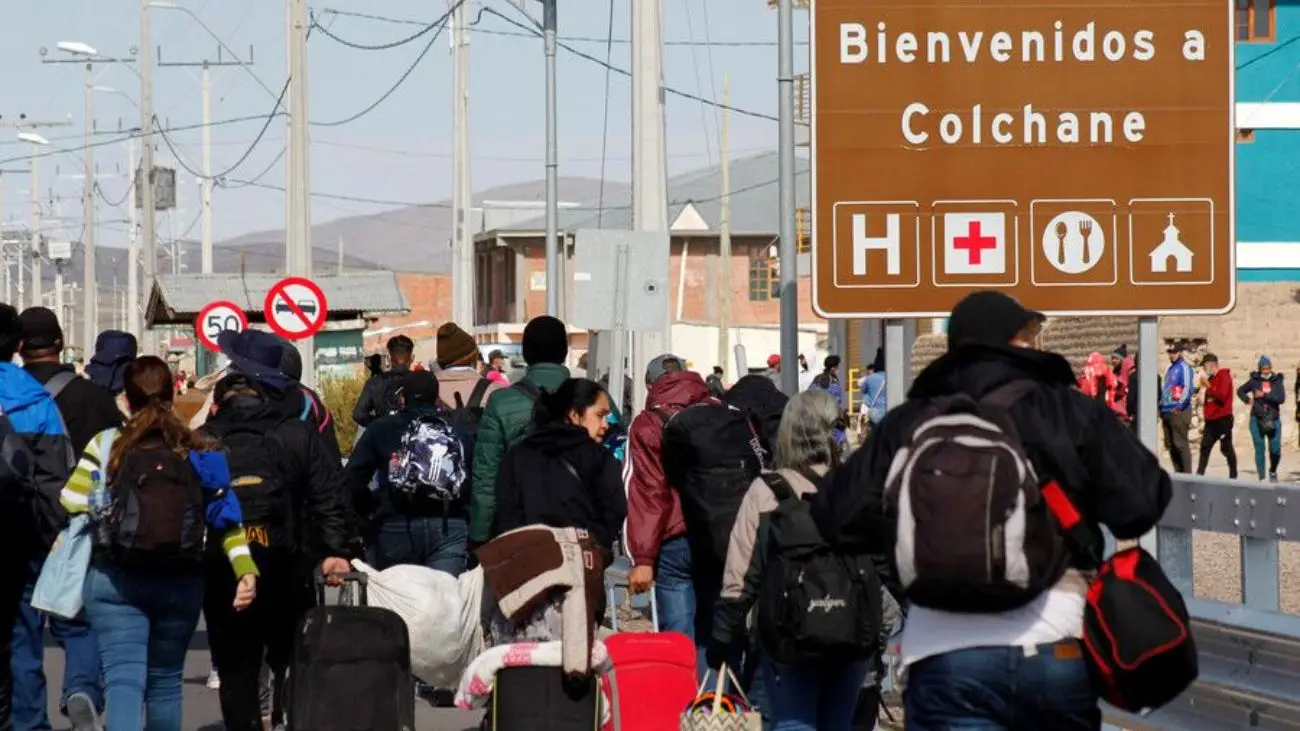Tensiones entre chilenos e inmigrantes: un desafío para la convivencia Tensiones entre chilenos e inmigrantes: un desafío para la convivencia