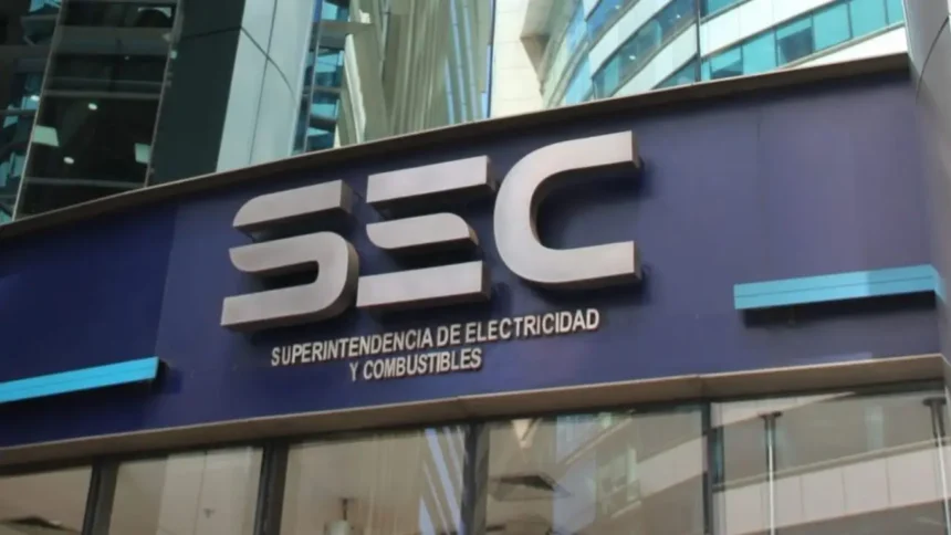 SEC multa a 11 eléctricas en Chile por prolongados cortes de suministro en 2024