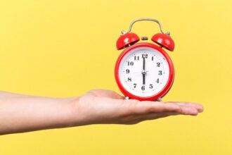 Controversia anual en Chile por el cambio de horario: ¿necesario o no?