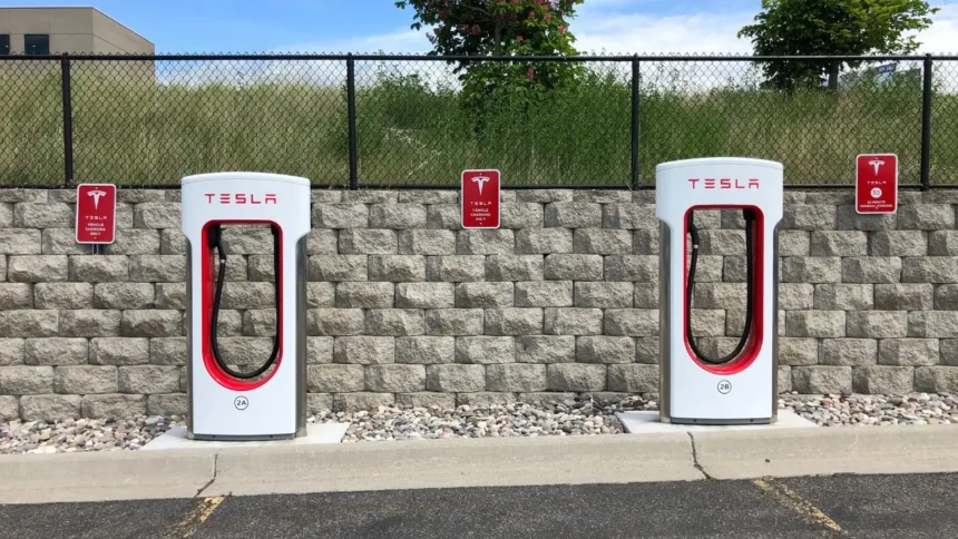 Tesla: ventas en Europa se desploman en abril; competencia presiona fuertemente