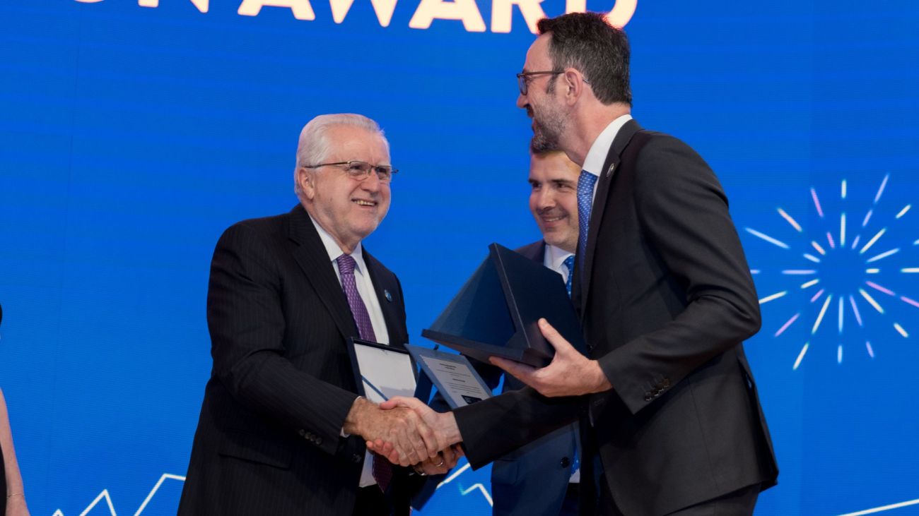 Reconocimiento a Máximo Pacheco por su política energética en Chile Reconocimiento a Máximo Pacheco por su política energética en Chile