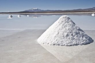 Embajada China en Chile reafirma compromiso con proyectos de litio