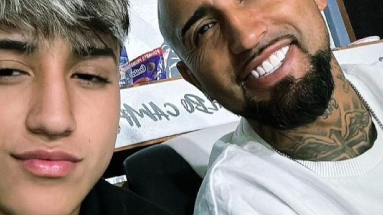 Alonso "Monito" Vidal celebra sus 16 años con emotiva fiesta familiar Alonso "Monito" Vidal celebra sus 16 años con emotiva fiesta familiar