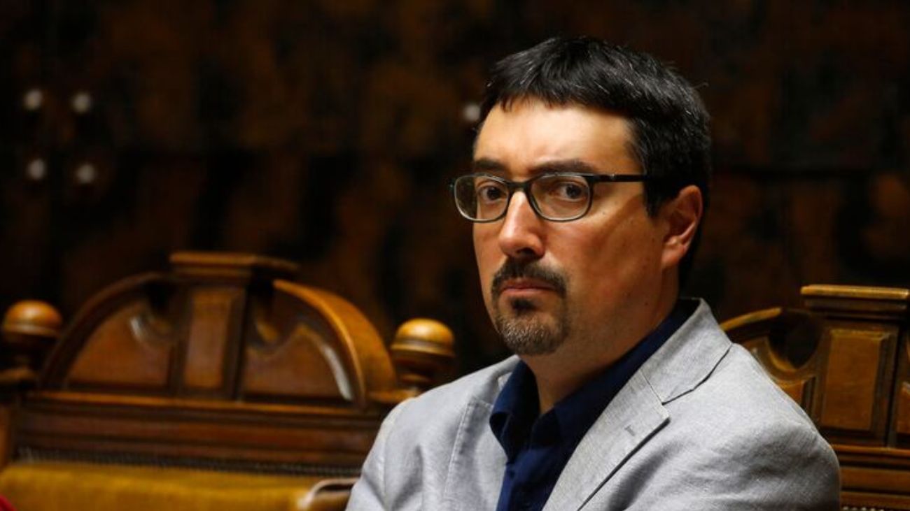 Senador Latorre solicita nueva discusión sobre reforma electoral por voto obligatorio Senador Latorre solicita nueva discusión sobre reforma electoral por voto obligatorio