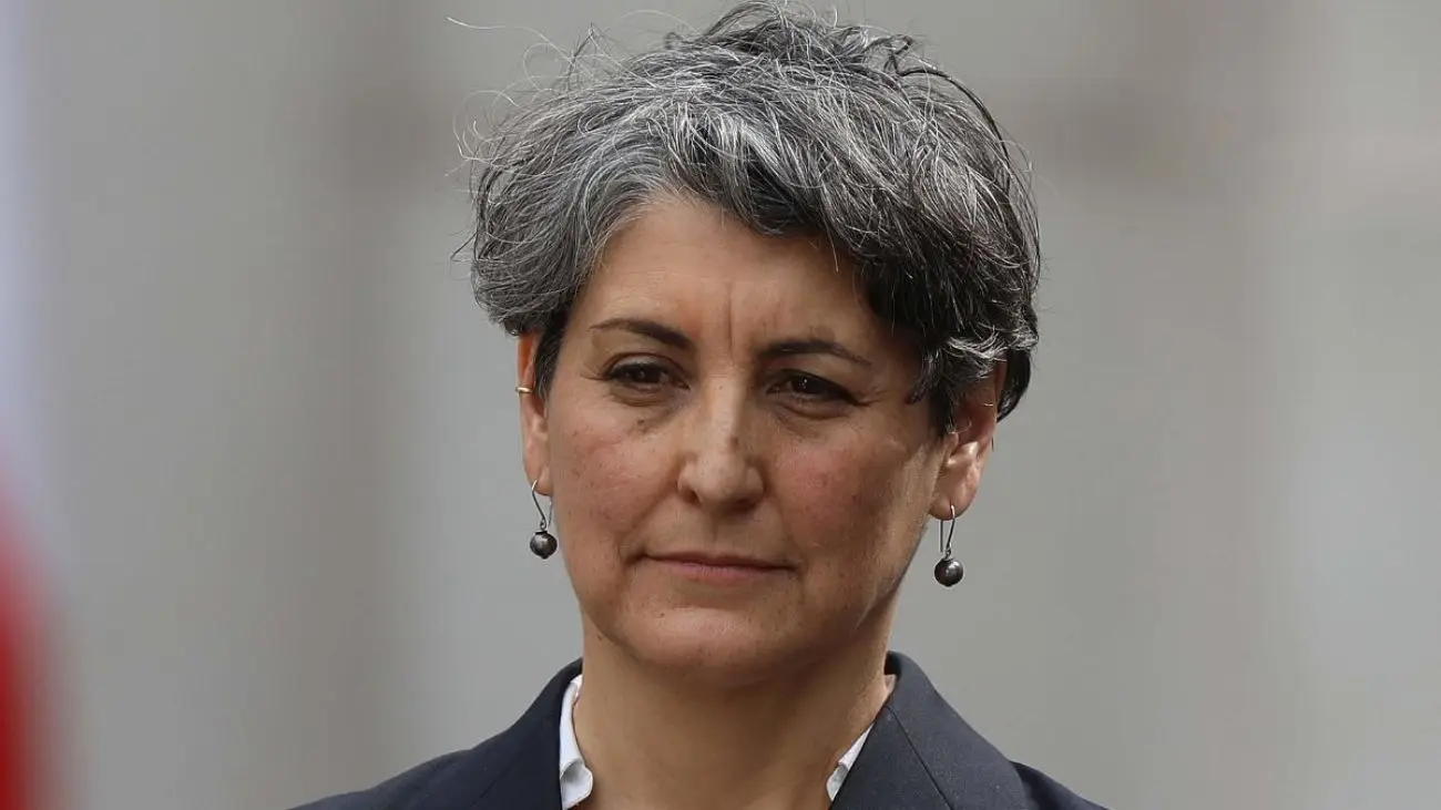 Ministra de Salud genera polémica por visita secreta a La Unión