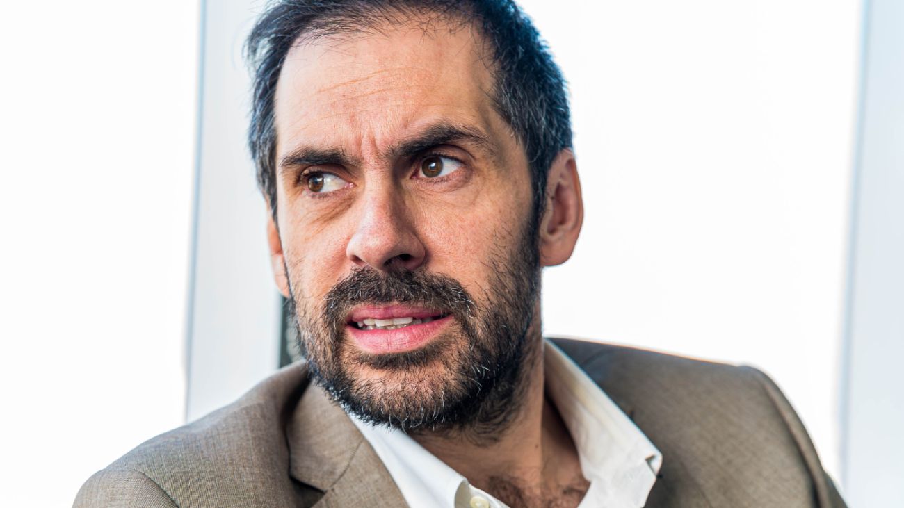 Parlamentarios exigen la salida de Grau y Salas por datos falsos