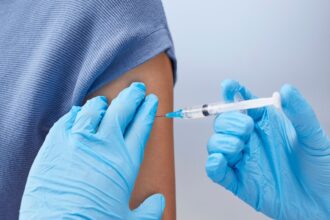 Irregularidades en registro de vacunaciones contra Covid-19 en Ministerio de Salud