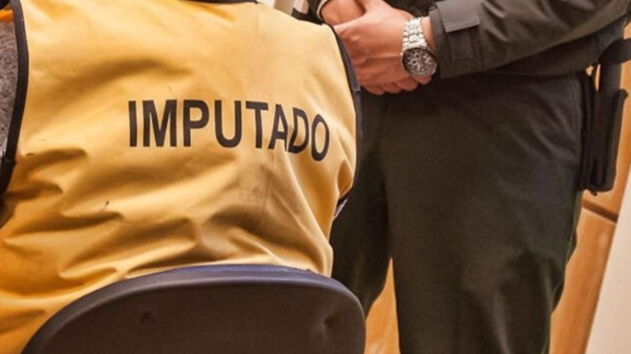 Padre condenado a cárcel de por vida por violar a su hija Padre condenado a cárcel de por vida por violar a su hija