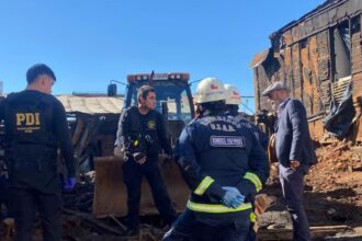 Hallan restos de víctimas desaparecidas tras incendio en Valparaíso: detenido será formalizado