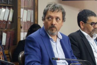 Crisis en pesca: Julio Salas enfrenta críticas por errores en cifras