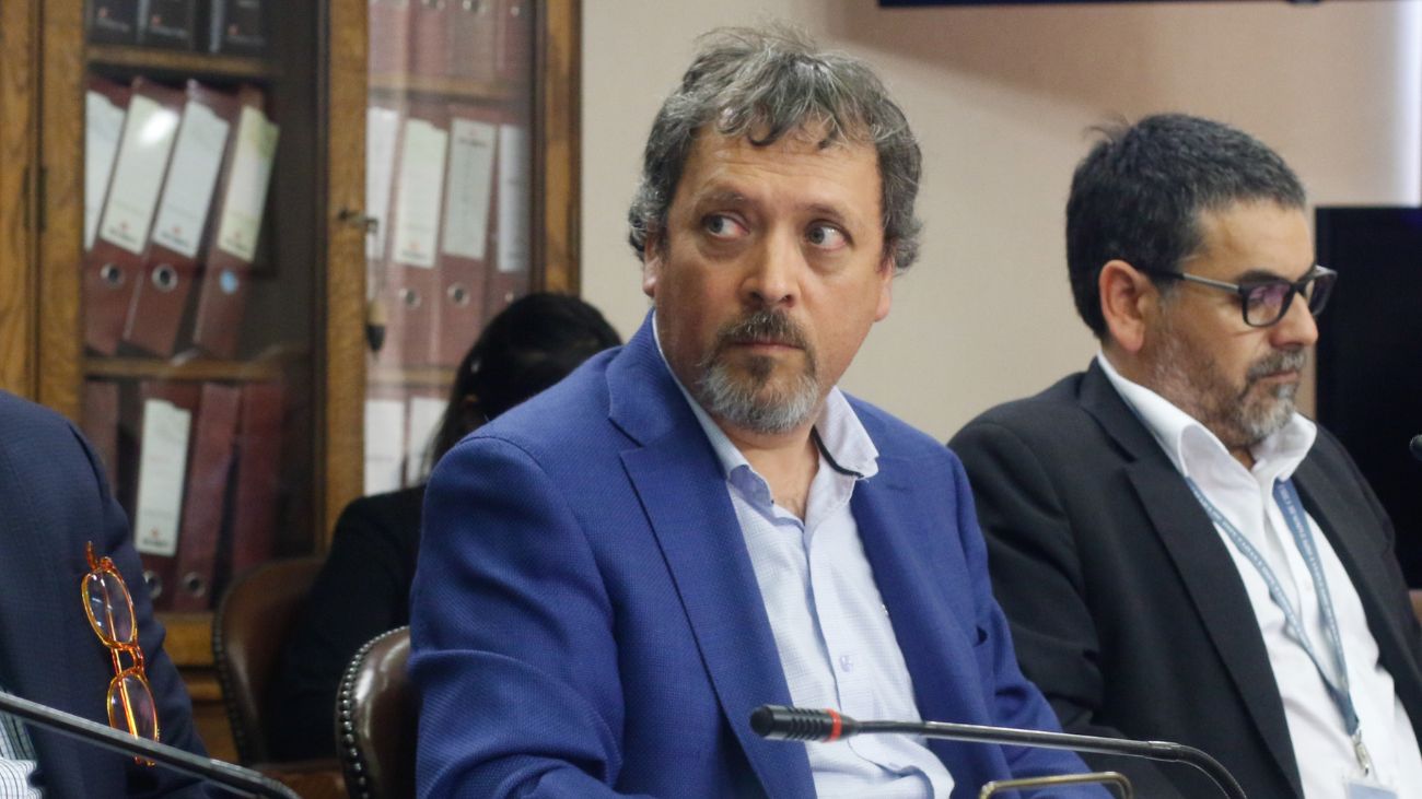 Crisis en pesca: Julio Salas enfrenta críticas por errores en cifras Crisis en pesca: Julio Salas enfrenta críticas por errores en cifras