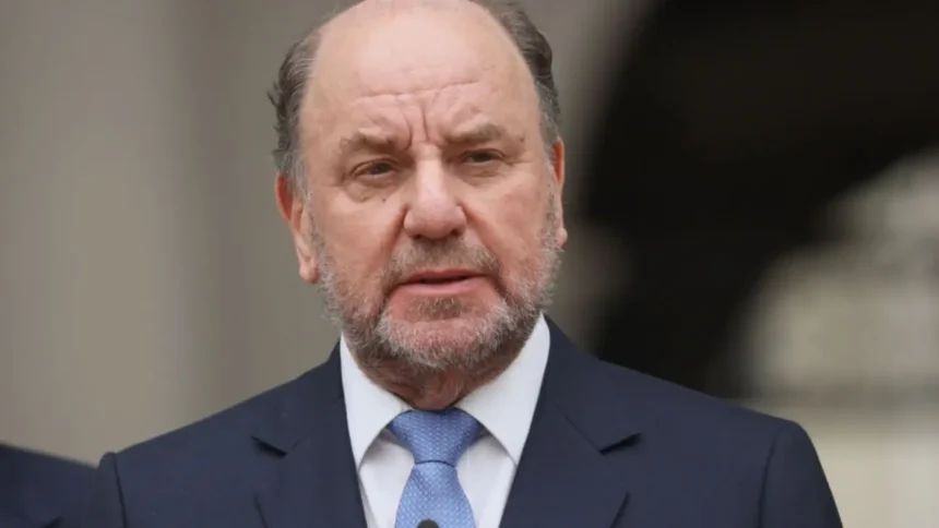 Alfredo Moreno defiende propuesta de 4 mil millones para reparaciones en Chile