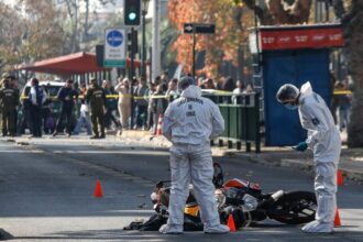 Delincuente muere tras tiroteo en Plaza de Armas de San Bernardo