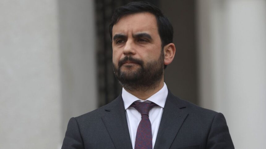 Ministro Justicia responde acusaciones "espionaje político" filtración llamada Presidente exesposa