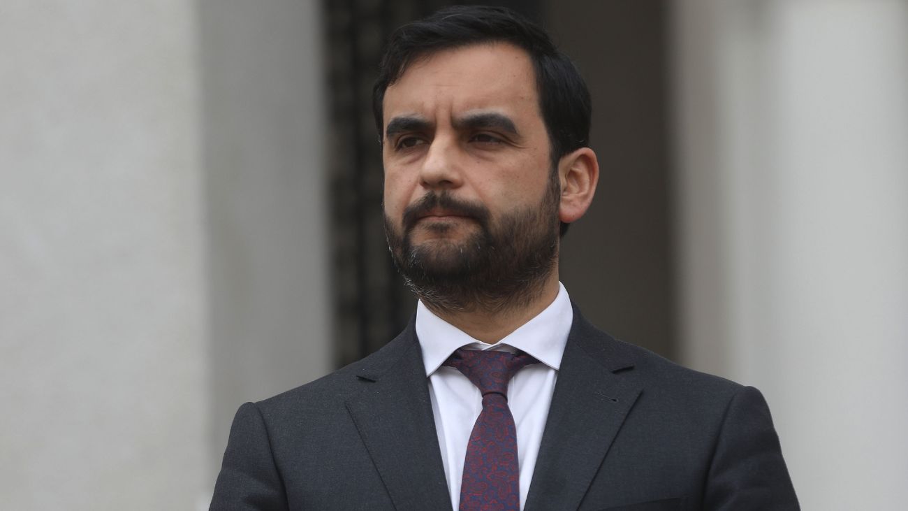 Ministro Justicia responde acusaciones "espionaje político" filtración llamada Presidente exesposa