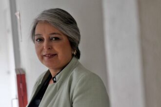 Jeannette Jara insta a asumir responsabilidades políticas tras error en Ley de Fraccionamiento