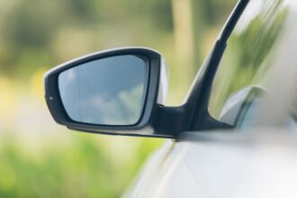 Nuevo reglamento obliga grabado de patentes en vehículos para prevenir robos