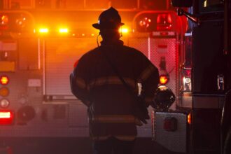 Hombre se prende fuego a lo bonzo en Los Ángeles: grave estado