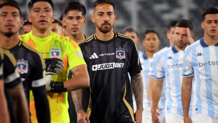 Colo Colo enfrenta a Racing Club en duelo decisivo de Copa Libertadores