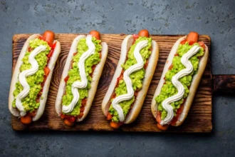 Celebra el Día del Completo en Chile con promociones y sabor