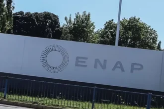 Disputa legal entre pescadores y ENAP por derrame en Quintero