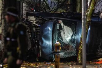 Accidente fatal en Santiago: conductor fallece tras chocar y volcar