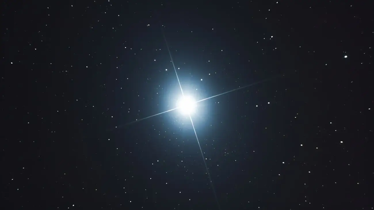 Descubren misteriosos pulsos de luz en estrella cercana a la Tierra Descubren misteriosos pulsos de luz en estrella cercana a la Tierra