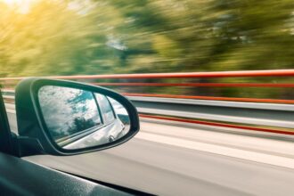 Nueva normativa: grabado obligatorio de patente en vehículos chilenos