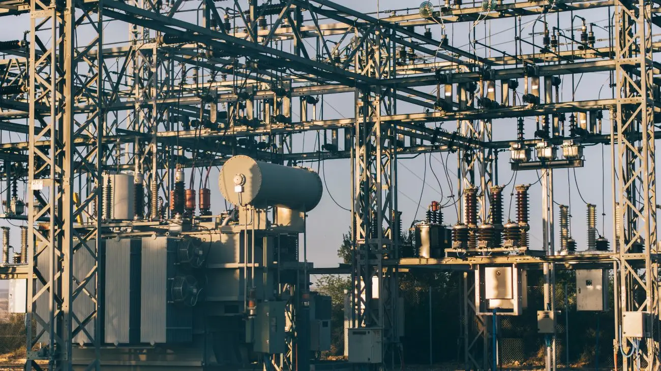 Chile tiene precios de suministro eléctrico un 55% más altos que Perú, revela estudio de Acenor A.G