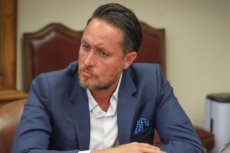 Escándalo en Puerto Montt: 25 mil funcionarios se van de viaje con licencia