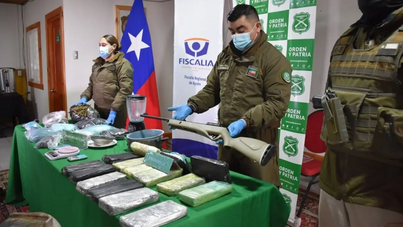 Incautación histórica en Aysén: desmantelan laboratorio y decomisan drogas valuadas en $475 millones Incautación histórica en Aysén: desmantelan laboratorio y decomisan drogas valuadas en $475 millones