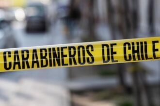 Hallan cadáver en Estación Central: PDI busca arma homicida y asesino