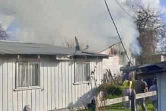 Tragedia en Puyehue: Joven fallece en violento incendio en Los Lagos