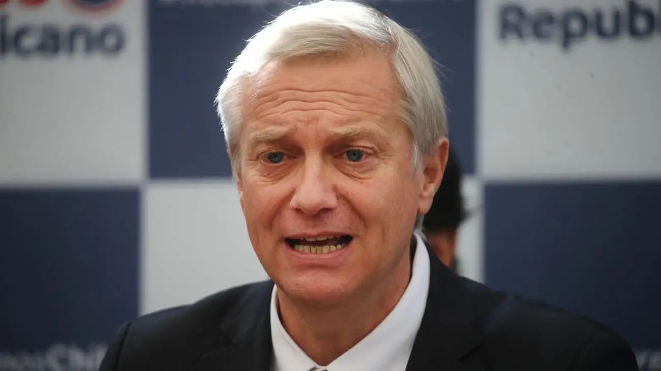 Kast propone auditoría y reformas para funcionarios con licencias médicas Kast propone auditoría y reformas para funcionarios con licencias médicas
