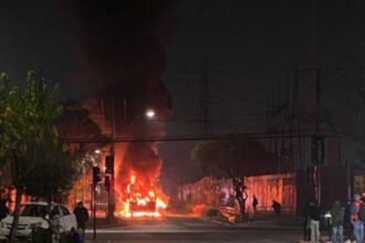 Menor detenido por incendio de bus en Cerro Navia, RM