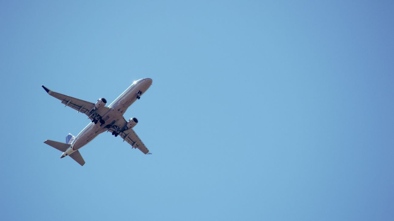 Chilenos deportados de EE.UU. detenidos en Aeropuerto de Santiago