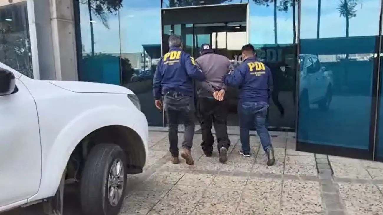 Detalles de los bomberos detenidos en megaincendio de Valparaíso