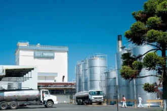 Cierre de Nestlé en Llanquihue: Impacto en la industria láctea nacional