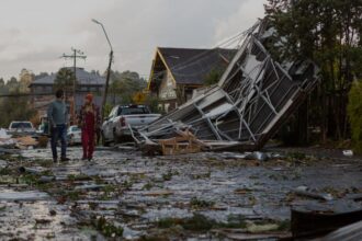 Desastre en Puerto Varas: Tornado deja casas destruidas y residentes evacuados