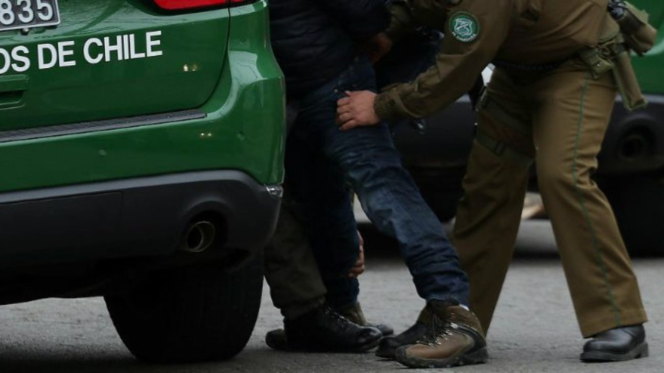 Seis extranjeros detenidos por portonazo en Ñuñoa: detalles y arresto Seis extranjeros detenidos por portonazo en Ñuñoa: detalles y arresto