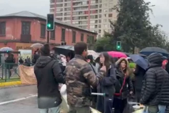 Profesores de Ñuñoa en paro por mejoras laborales y falta de diálogo