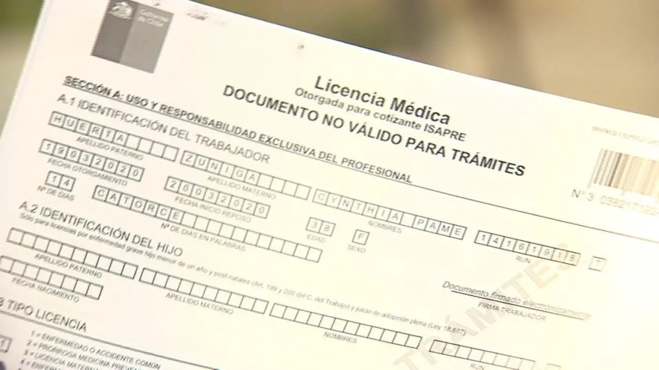 Contraloría cuestiona falta de control en licencias médicas de funcionarios