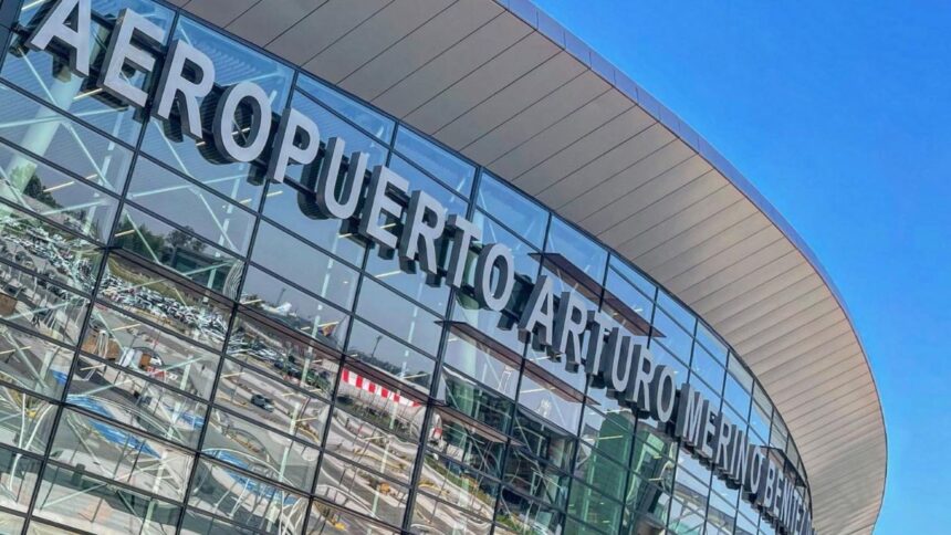 Aviso de bomba en aeropuerto de Santiago desencadena operativo de emergencia