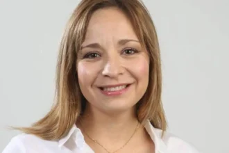 Formalizan a exintendenta Lucía Pinto por fraude en compra de terrenos