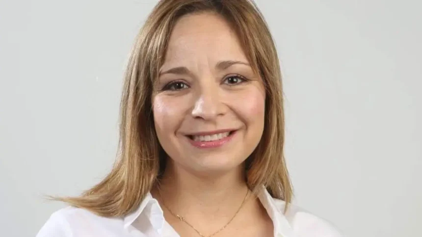 Formalizan a exintendenta Lucía Pinto por fraude en compra de terrenos