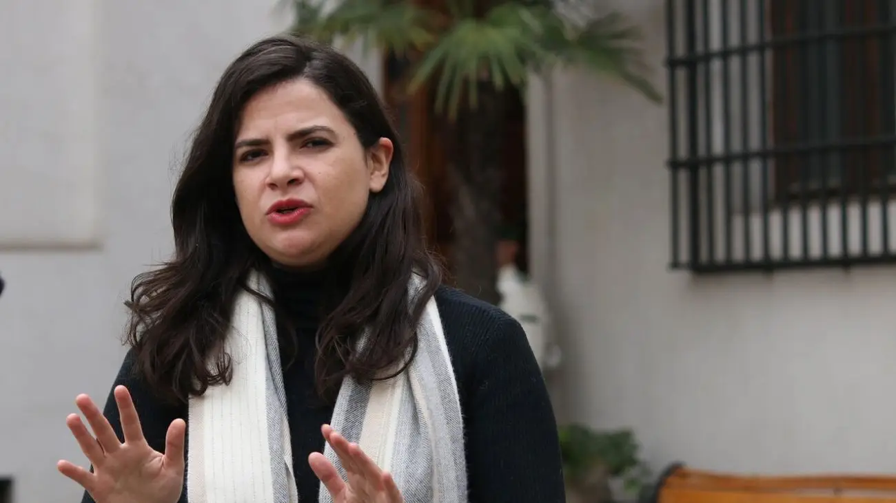 Ministra defiende despenalización del aborto: proyecto se presenta esta semana