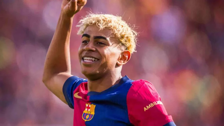 Joven sensación Lamine Yamal renueva contrato con FC Barcelona hasta 2031