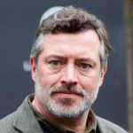 Escándalo en Ñuñoa: Alcalde acusa tratos violentos en despidos masivos