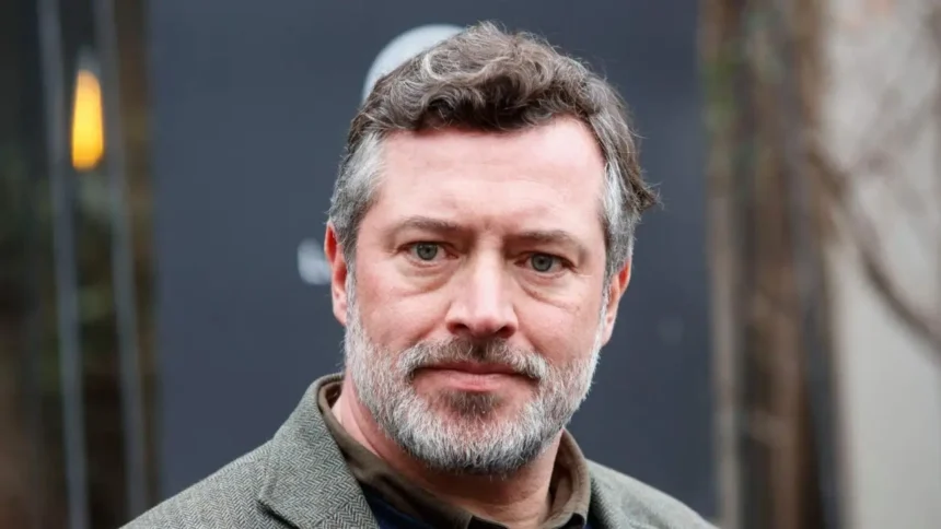 Escándalo en Ñuñoa: Alcalde acusa tratos violentos en despidos masivos